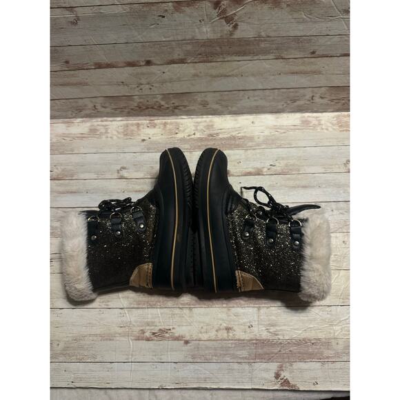 Juicy Couture Glitter Escalon Snow Boots Girls Size 3 Black Gold Blingy Sherpa - Picture 7 of 9